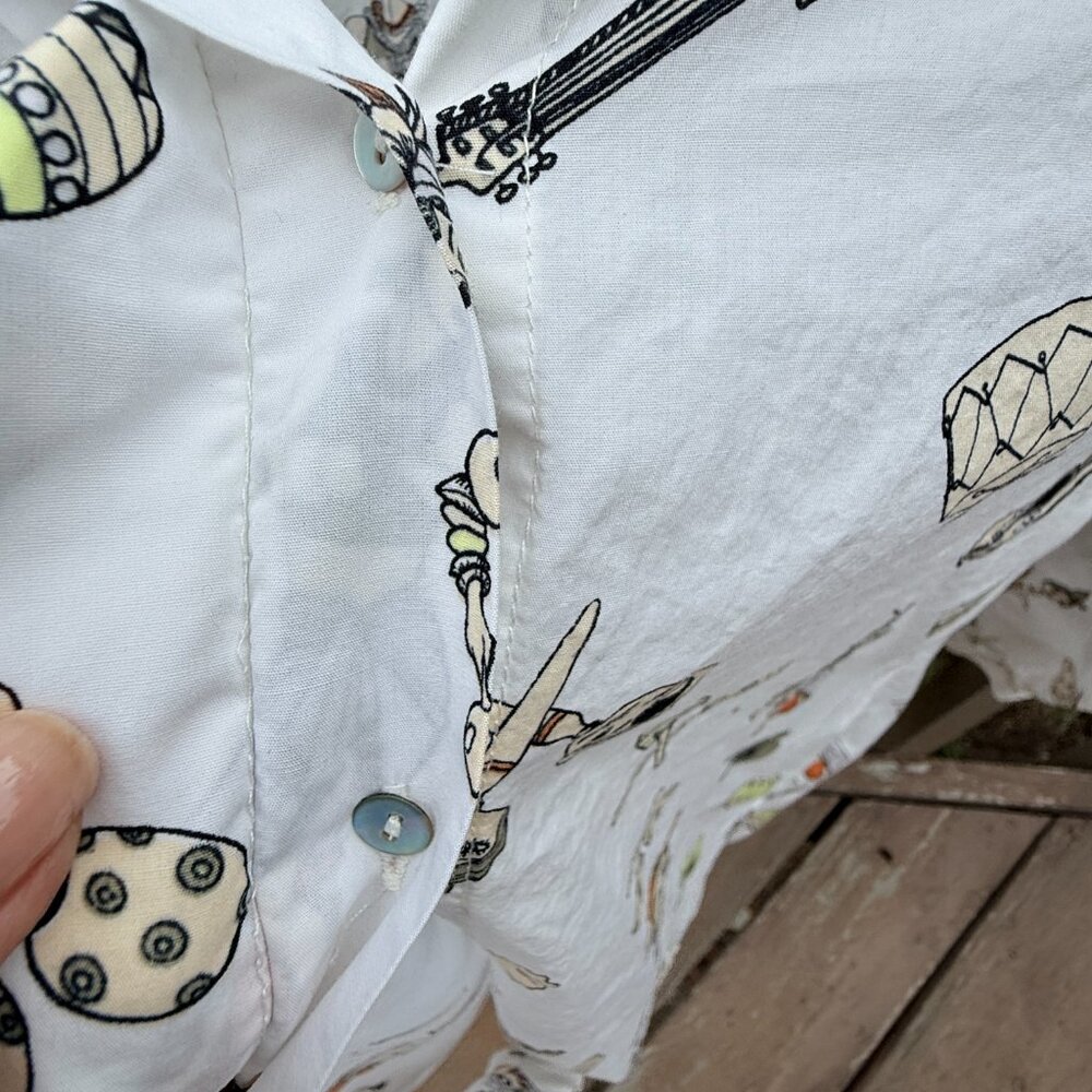 EUC Zara White Poplin Button Down Shirt Shirt with Latin-Themed Print - Picture 8 of 9